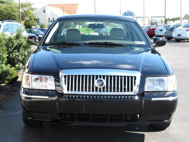 2010 Mercury Grand Marquis S W/ Navi, 5MT