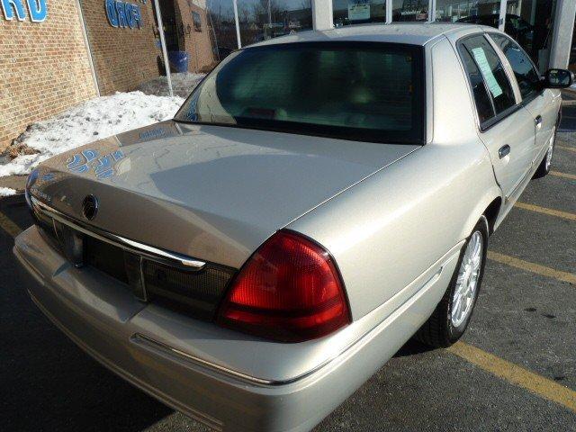 2010 Mercury Grand Marquis Touring W/nav.sys