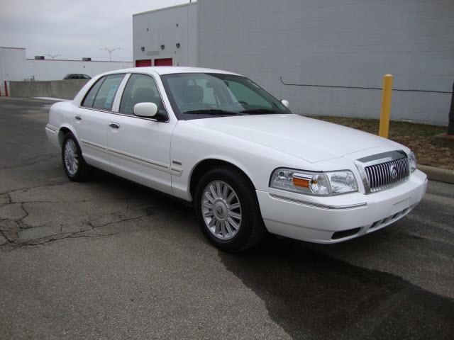 2010 Mercury Grand Marquis Touring W/nav.sys