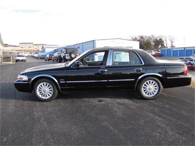 2010 Mercury Grand Marquis Touring W/nav.sys