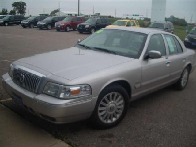 2010 Mercury Grand Marquis Touring W/nav.sys