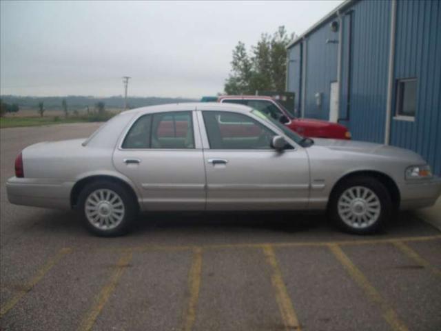 2010 Mercury Grand Marquis Touring W/nav.sys