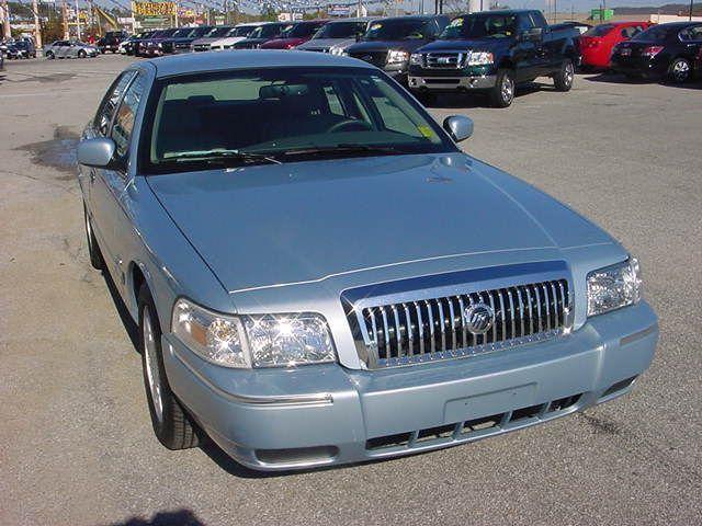 2010 Mercury Grand Marquis 4dr Sdn GL Auto