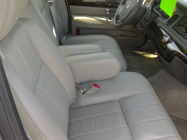 2011 Mercury Grand Marquis Touring W/nav.sys