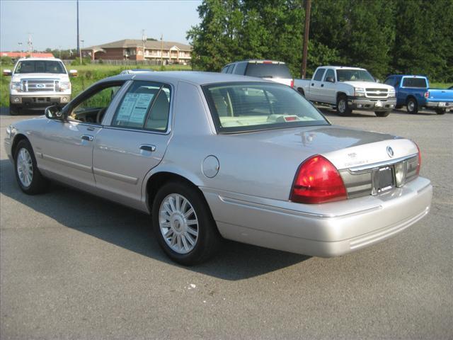 2011 Mercury Grand Marquis Touring W/nav.sys