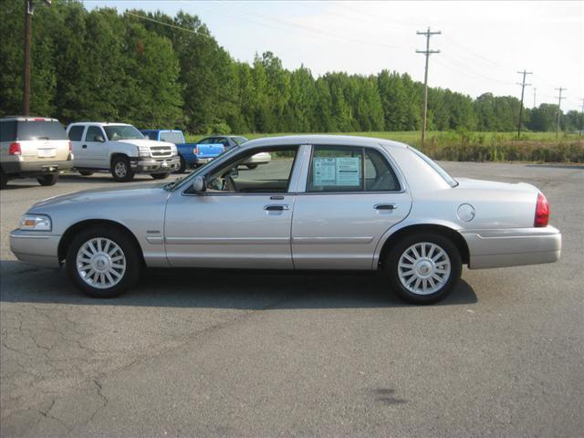 2011 Mercury Grand Marquis Touring W/nav.sys