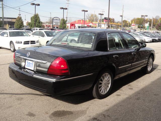 2011 Mercury Grand Marquis Touring W/nav.sys