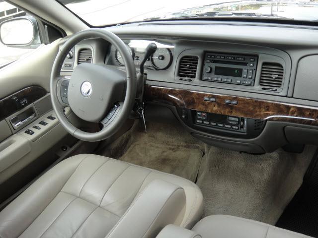 2011 Mercury Grand Marquis Touring W/nav.sys