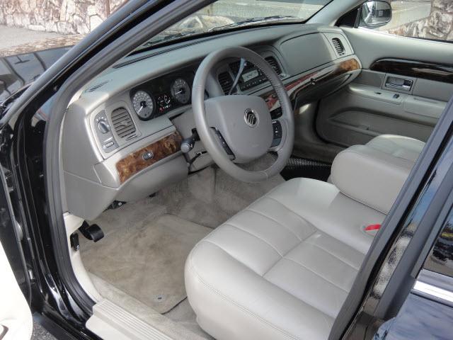 2011 Mercury Grand Marquis Touring W/nav.sys