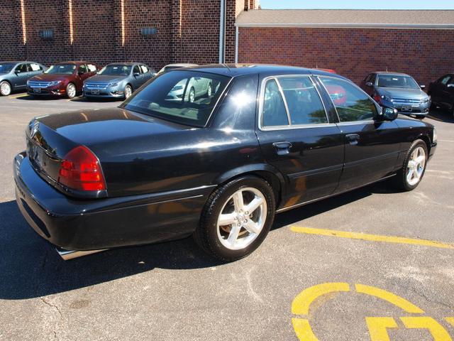 2003 Mercury Marauder SE Sedan