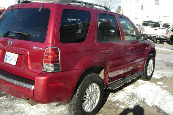 2005 Mercury Mariner 4DR SDN S AT