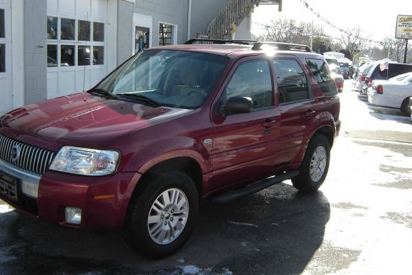 2005 Mercury Mariner 4DR SDN S AT