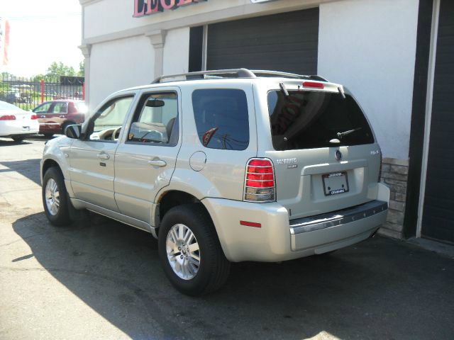 2005 Mercury Mariner 4DR SDN S AT