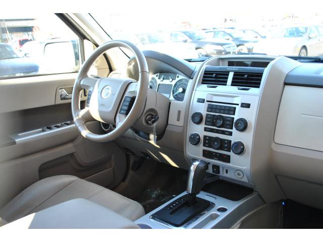 2010 Mercury Mariner XLE AWD Van