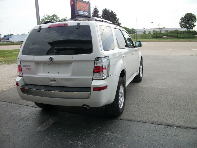 2010 Mercury Mariner 143.5 Truck