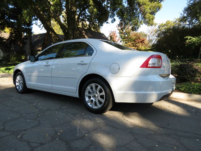 2009 Mercury Milan XLE Van