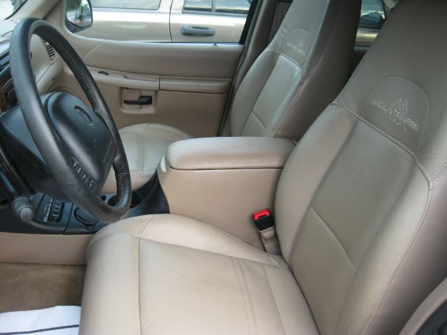 2000 Mercury Mountaineer SUV Luxury