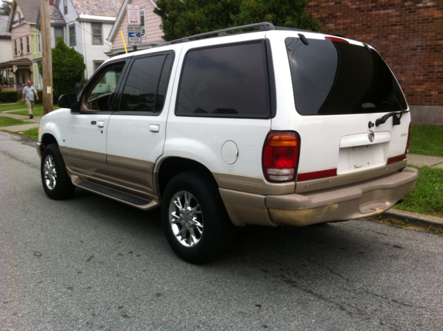 2000 Mercury Mountaineer EX - DUAL Power Doors