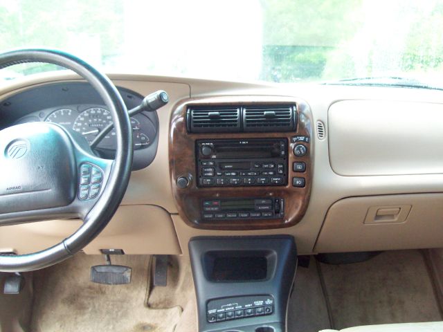 2000 Mercury Mountaineer EX - DUAL Power Doors