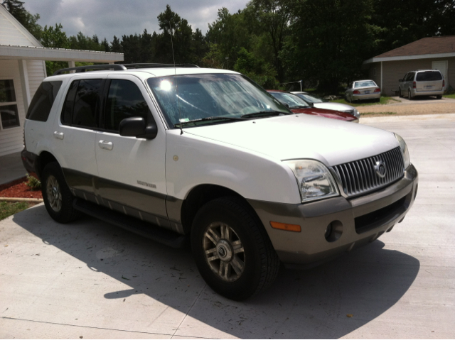 2002 Mercury Mountaineer EX - DUAL Power Doors