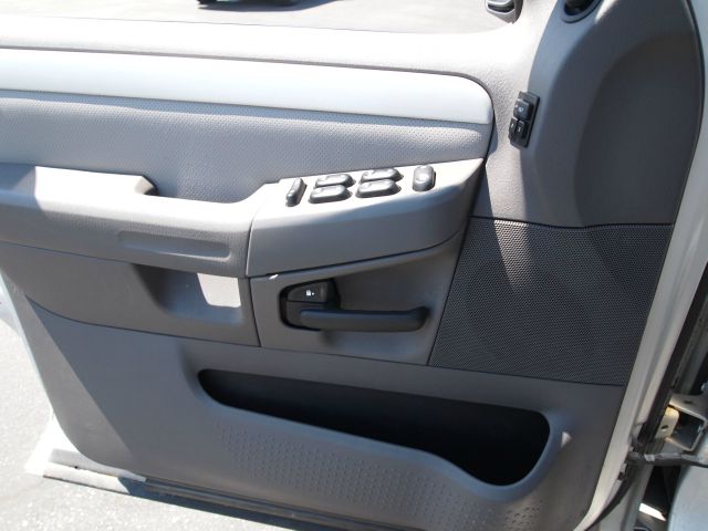 2002 Mercury Mountaineer EX - DUAL Power Doors