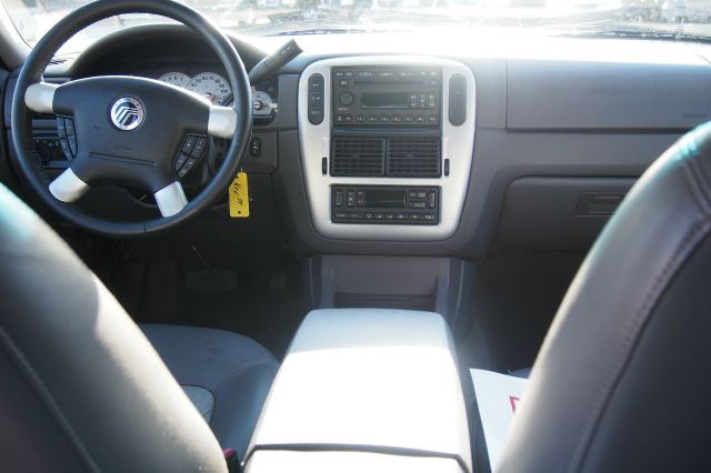 2002 Mercury Mountaineer EX - DUAL Power Doors