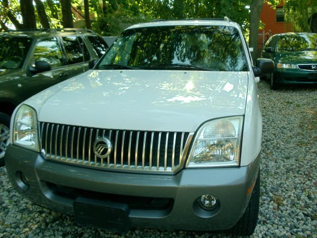 2003 Mercury Mountaineer Touring Signature Sedan 4D