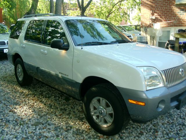 2003 Mercury Mountaineer Touring Signature Sedan 4D