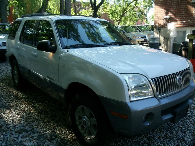 2003 Mercury Mountaineer Touring Signature Sedan 4D