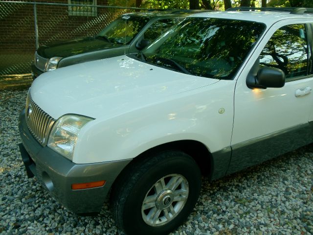 2003 Mercury Mountaineer Touring Signature Sedan 4D