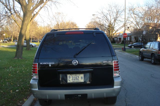 2003 Mercury Mountaineer LT Ext. Cab 4WD DRW