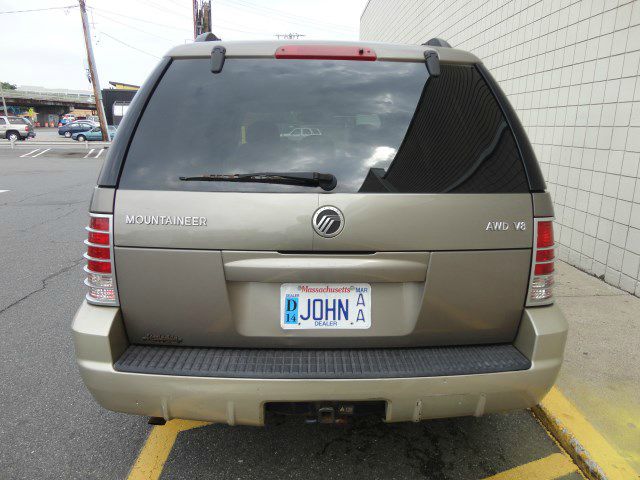 2004 Mercury Mountaineer F-350 SRW