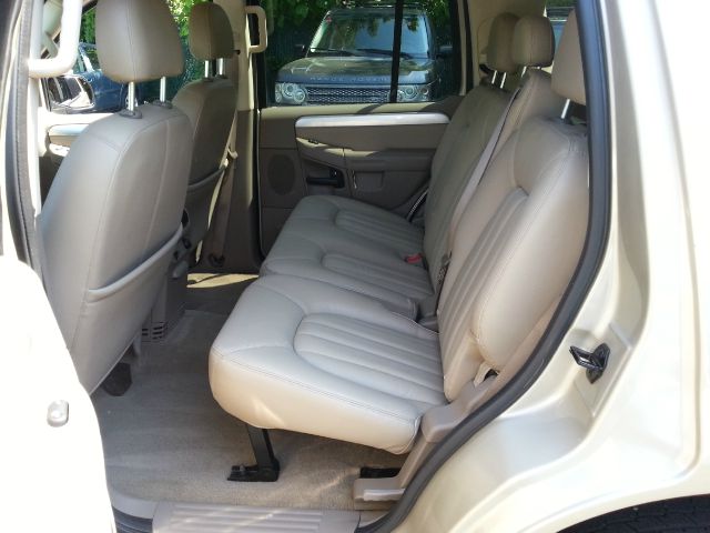 2004 Mercury Mountaineer 4dr Base Van