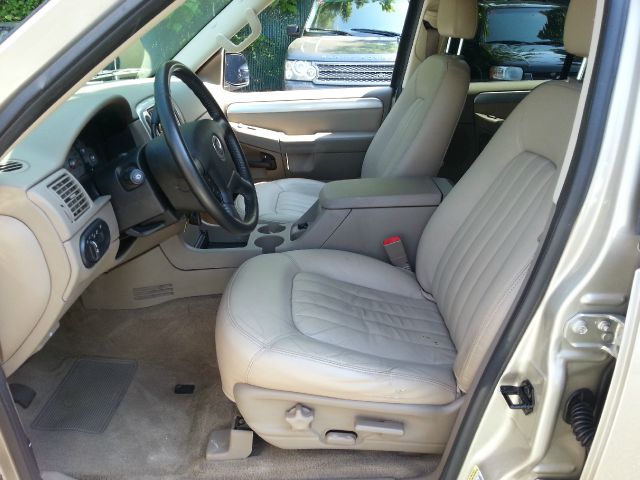 2004 Mercury Mountaineer 4dr Base Van