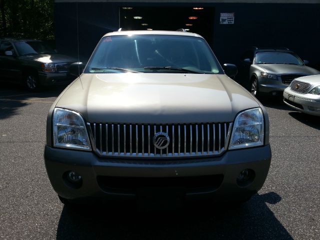 2004 Mercury Mountaineer 4dr Base Van