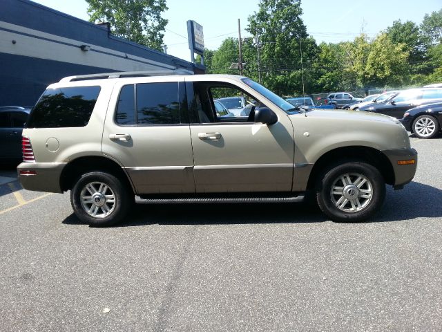 2004 Mercury Mountaineer 4dr Base Van