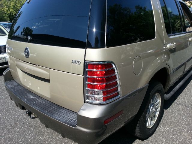 2004 Mercury Mountaineer 4dr Base Van