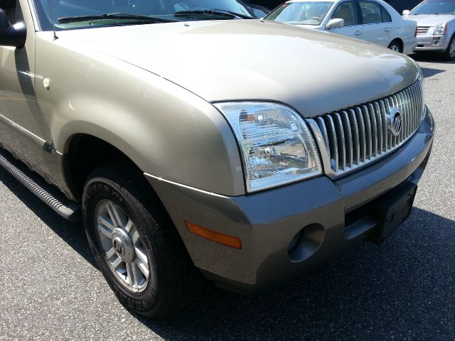 2004 Mercury Mountaineer 4dr Base Van