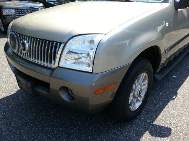 2004 Mercury Mountaineer 4dr Base Van