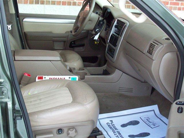 2004 Mercury Mountaineer Coupe