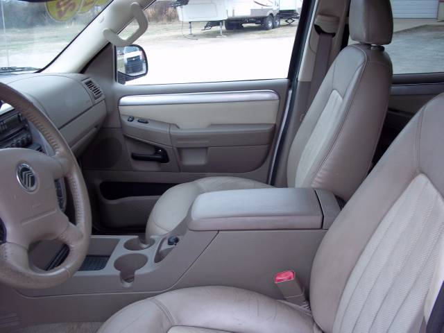 2004 Mercury Mountaineer Coupe