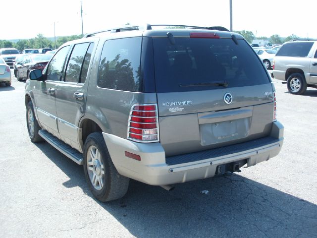 2004 Mercury Mountaineer LT Ext. Cab 4WD DRW