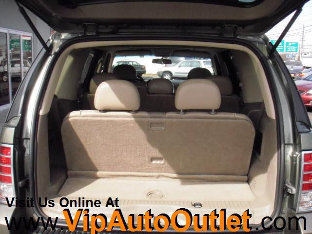 2004 Mercury Mountaineer Sport Quattro