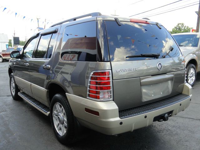 2004 Mercury Mountaineer LE, FULL Power, Loaded