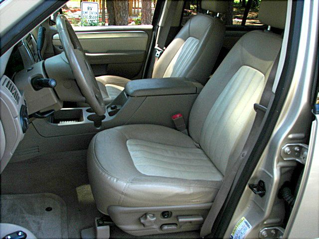 2004 Mercury Mountaineer Sportw/sunroof, ONE Owner