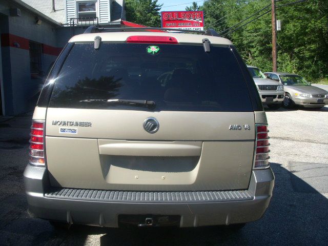 2005 Mercury Mountaineer Touring Signature Sedan 4D