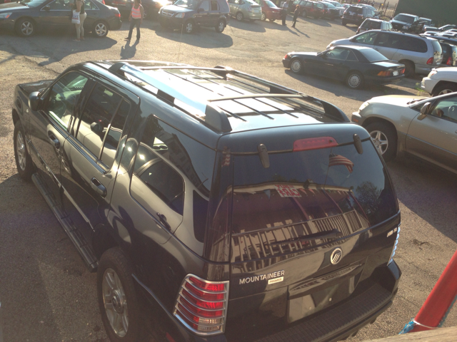 2005 Mercury Mountaineer LT Ext. Cab 4WD DRW