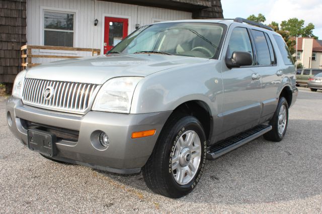 2005 Mercury Mountaineer Sportw/sunroof, ONE Owner