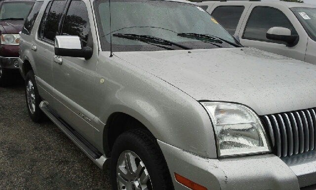 2007 Mercury Mountaineer Sportw/sunroof, ONE Owner