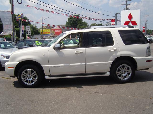 2007 Mercury Mountaineer 2500 3-4 TON VAN 109.6